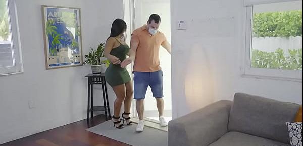  Rose Monroe offered Dujcan a special deal he cannot resist